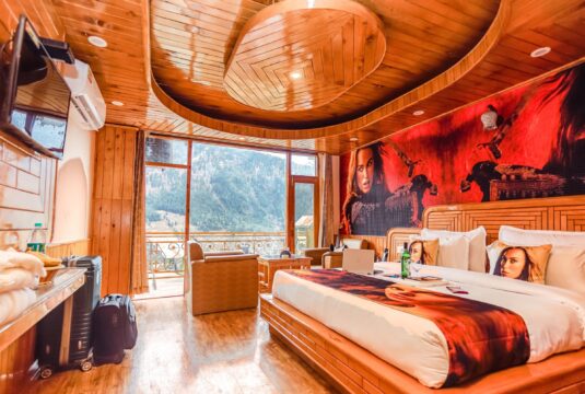 Elizabeth Room - Hotel Smugglers - Hotels in Manali